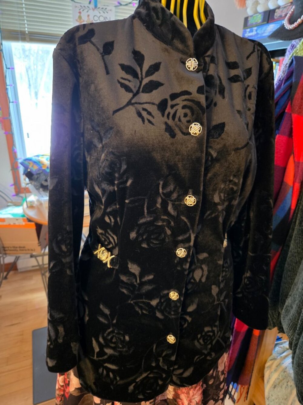 Vtg vintage velvet blouse with rose design